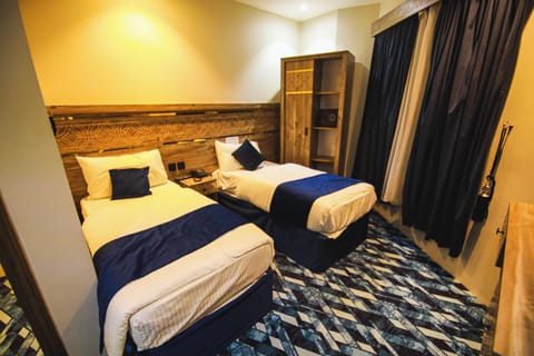 Basic Quadruple Room | Desk, WiFi (free)