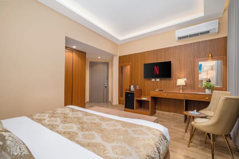 Deluxe Double Room | Premium bedding, memory foam beds, minibar (some free items), desk