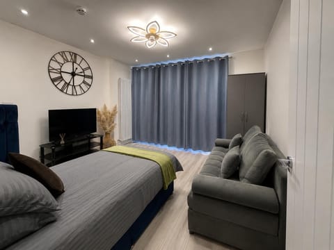 5 bedrooms