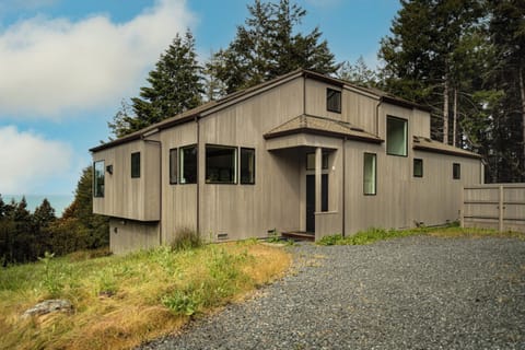 Drive way To Entry