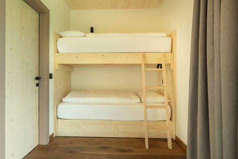 Comfort Quadruple Room | In-room safe, soundproofing, WiFi (free)