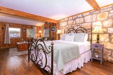 Hill-country-bed-breakfast-fredericksburg
