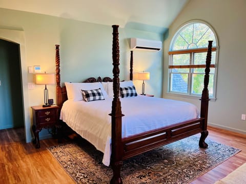 King Bedroom
