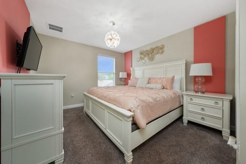 Bedroom 1 image 1
