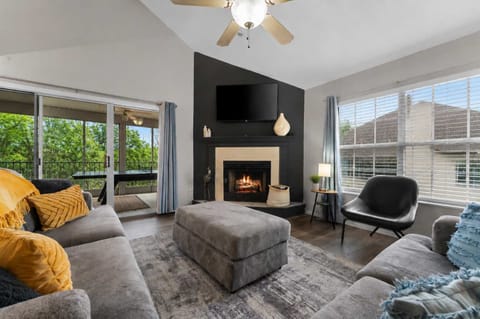 Open grand living room with vaulted ceilings