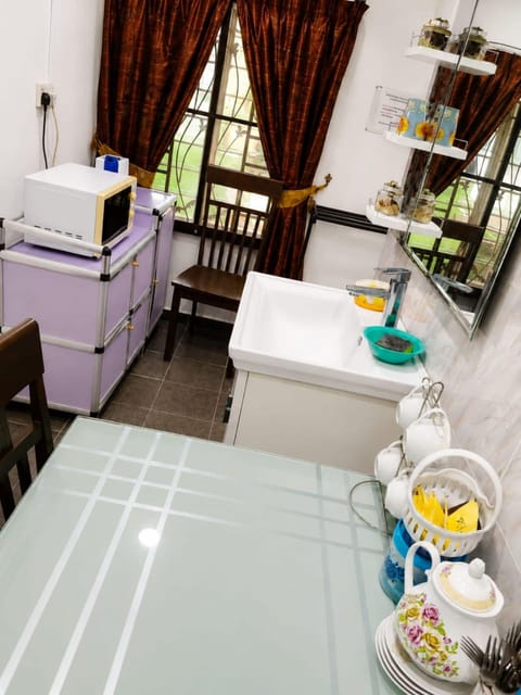 Fridge, dishwasher, cookware/dishes/utensils