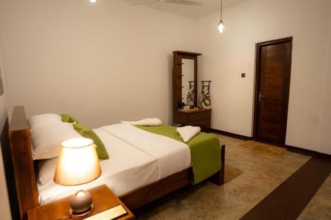 Deluxe Double Room, Patio | Desk, WiFi (free)