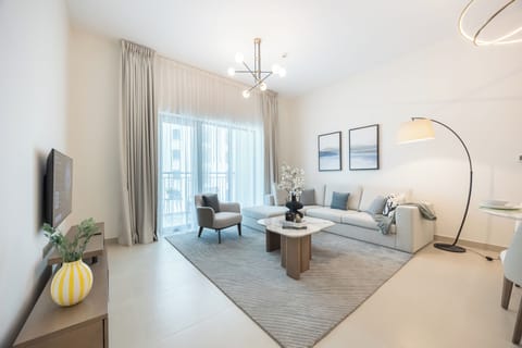 Apartment, Balcony | Living area