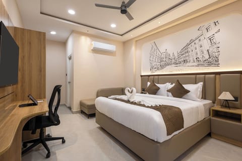Superior Double Room | In-room safe, desk, laptop workspace, iron/ironing board