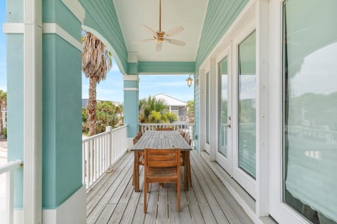 House, Multiple Beds (Tranquil Tides) | Outdoor dining