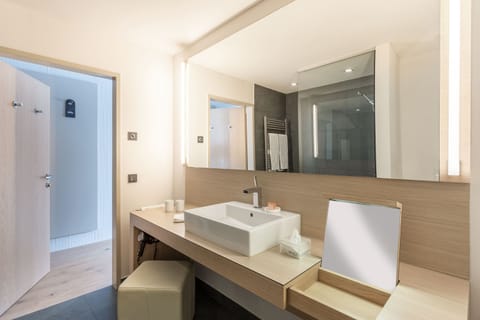 Superior Double Room | Bathroom | Designer toiletries, hair dryer, bathrobes, slippers