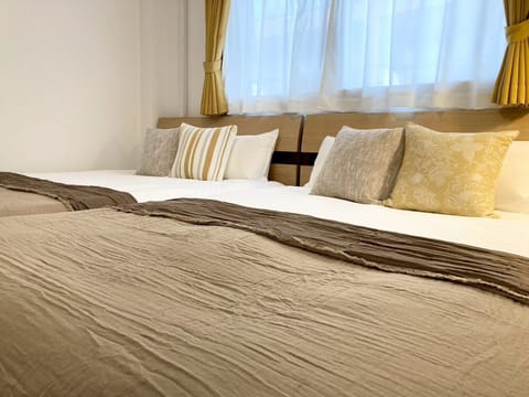 House, 5 Bedrooms, Non Smoking, Balcony | Blackout drapes, iron/ironing board, WiFi (free)