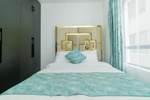 Classic Apartment, City View | Desk, laptop workspace, iron/ironing board, WiFi (free)