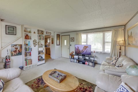Chisholm Vacation Rental | 3BR | 2BA | 791 Sq Ft | 3 Steps to Enter