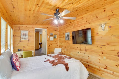 Fort Walton Beach Vacation Rental | 1BR | 1BA | 350 Sq Ft