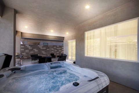 Indoor spa tub