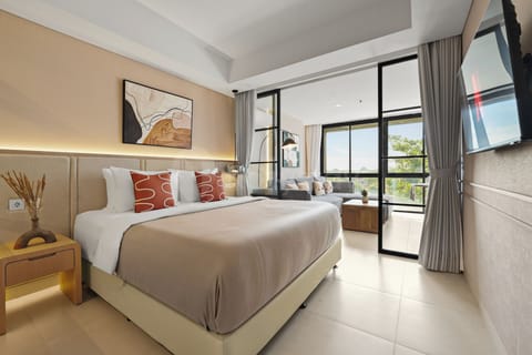 Apartment, 2 Bedrooms, City View | Desk, laptop workspace, iron/ironing board, WiFi (free)