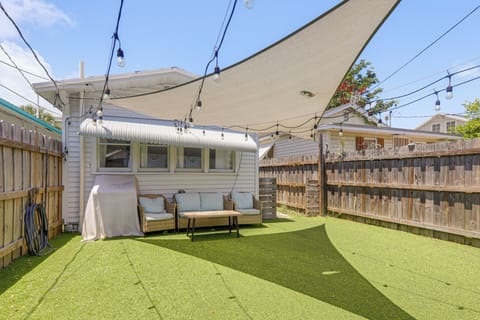 Lake Worth Beach Vacation Rental | 2BR | 2BA | 800 Sq Ft