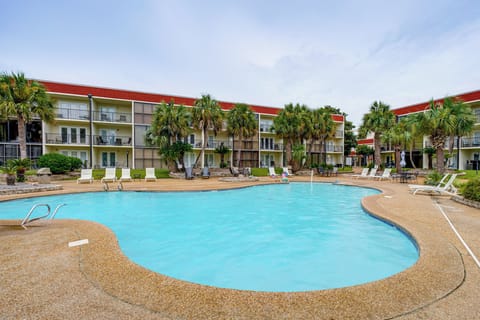 Apartment (2 Bedrooms) | Front of property