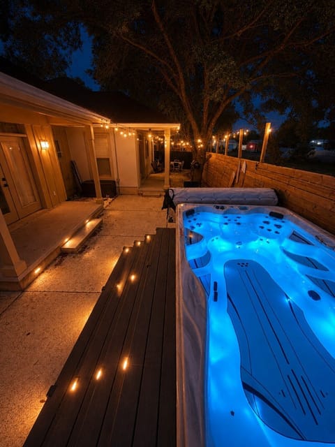 Welcome to Sunnyside Retreat — a bright, beautifully updated home just minutes from Panama City Beach`s sugar-white sand.