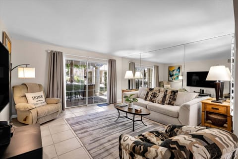 Condo, Multiple Beds, Garden View (Farrell G35) | Living area