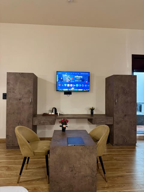 Luxury Room, Balcony | Interior