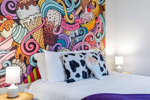 Queen sized bed, extra blankets, Roku TV and plenty of locally inspired charm.