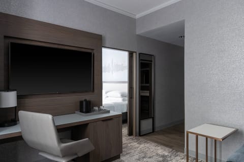 Suite, 1 Bedroom | Egyptian cotton sheets, premium bedding, pillowtop beds, in-room safe