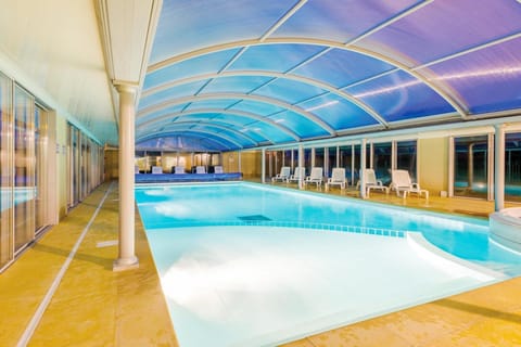 Holiday Home Swimming Pool