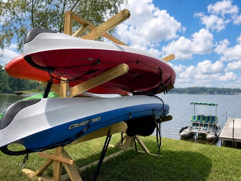 Choose your kayak or pedal boat and glide onto the lake whenever adventure calls—your peaceful shoreline launch makes spontaneous paddles part of every stay. 🛶☀️(if there is a pontoon boat parked there, it is not available for use)