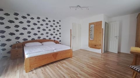 Double Room, Balcony, Mountain View | WiFi (free)