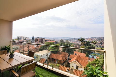 Family Duplex, City View | Outdoor dining