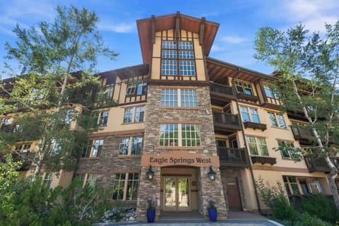 Eagle Springs West Entrance