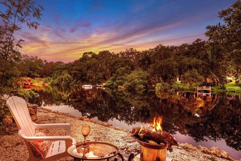 There are two wood burning fire pits outside, one for each of the apartments downstairs, so you will be able to enjoy a sunset on the river...