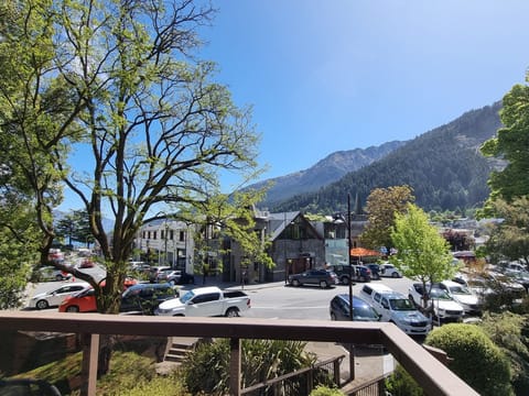 Executive Townhome, 2 Bedrooms, Courtyard View | Terrace/patio