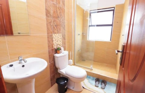 Deluxe Apartment, Balcony, City View | Bathroom | Shower, free toiletries, slippers, towels