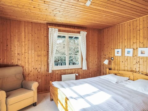 Bedroom, Bed, Wall, Wood, Interior Design, Furniture, Bed Sheet, Floor, Bedding, Flooring