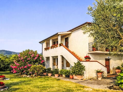 Flower, House, Shrub, Garden, Home, Pink, Cottage, Farmhouse, Estate