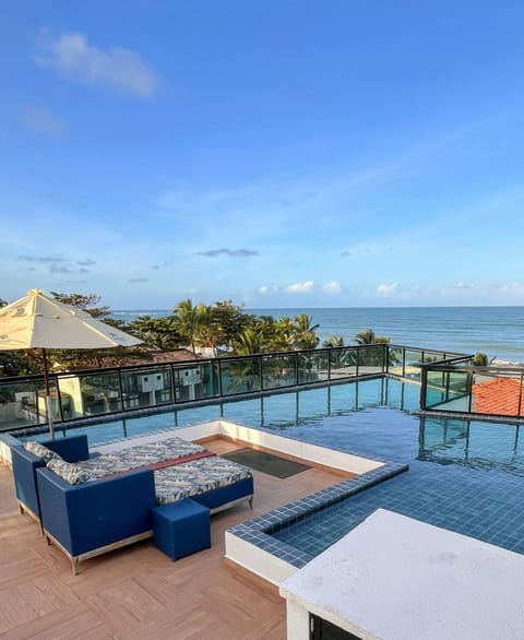 2 outdoor pools