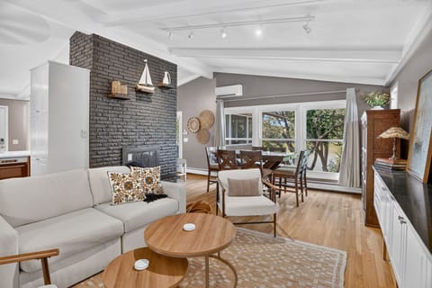 House (5 Bedrooms) | Front of property