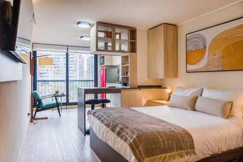 Classic Studio, City View | Iron/ironing board, WiFi (free)