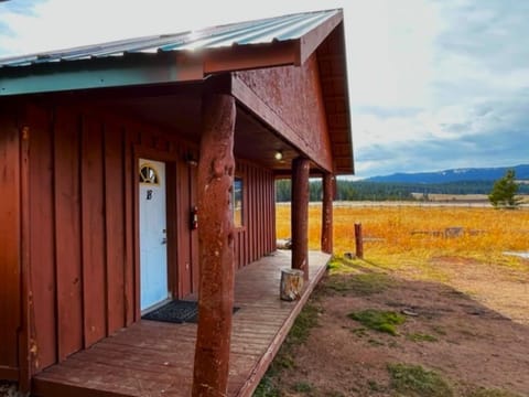 Cabin, 2 Bedrooms (Elk View Cabin) | Free WiFi, bed sheets