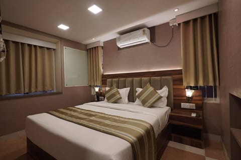 Classic Double Room | Desk, laptop workspace, WiFi (free)