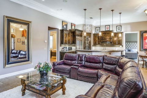 Apartment (2 Bedrooms) | Front of property
