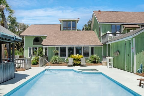 Hidden Palms with Pool