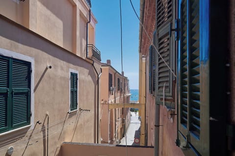 Apartment (1 Bedroom) | Water view