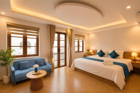 Family Studio, Balcony, City View | Blackout drapes, iron/ironing board, WiFi (free)