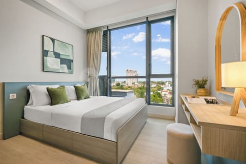 Apartment, 2 Bedrooms, City View | Desk, laptop workspace, iron/ironing board, WiFi (free)