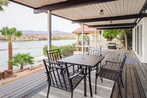 Bullhead City Vacation Rental | 3BR | 2BA | 1,330 Sq Ft | 2 Step for Access