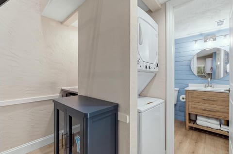 Condo, 1 King Bed (Beachy Dreams NSB) | Bathroom
